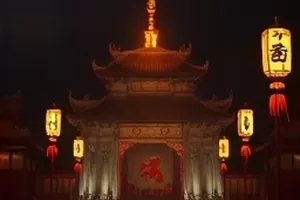 静水回廊剧集主视觉 旧式楼道与回声走廊