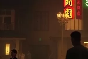 归途有雪剧集封面 雪天长途车站与行李箱